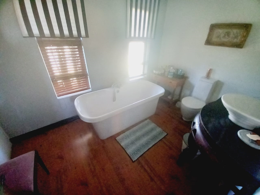 5 Bedroom Property for Sale in Maraldi Estate Free State